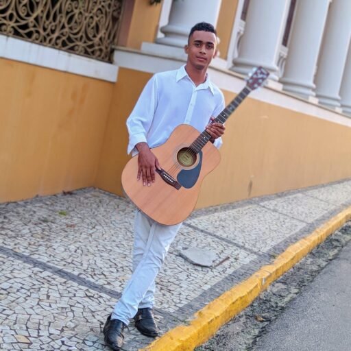Paulinho Silva is a fingerstyle guitarrist